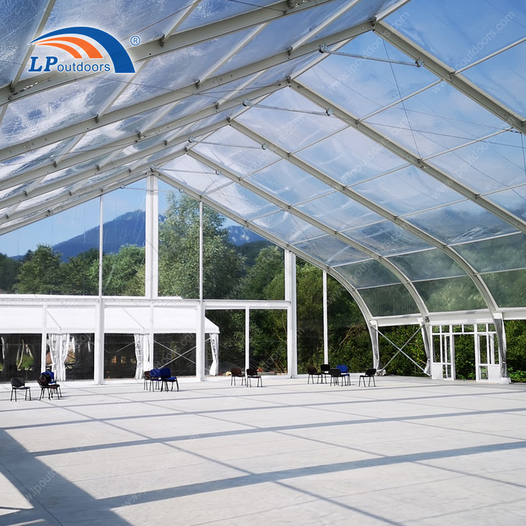 Gran carpa deportiva de tejido de estructura curva para fútbol